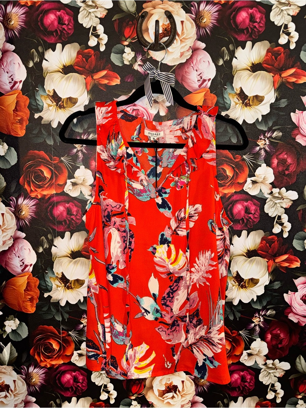 ANDREE BY UNIT Bright Coral Floral Ruffled V-Neck Camisole, Medium, NWT
